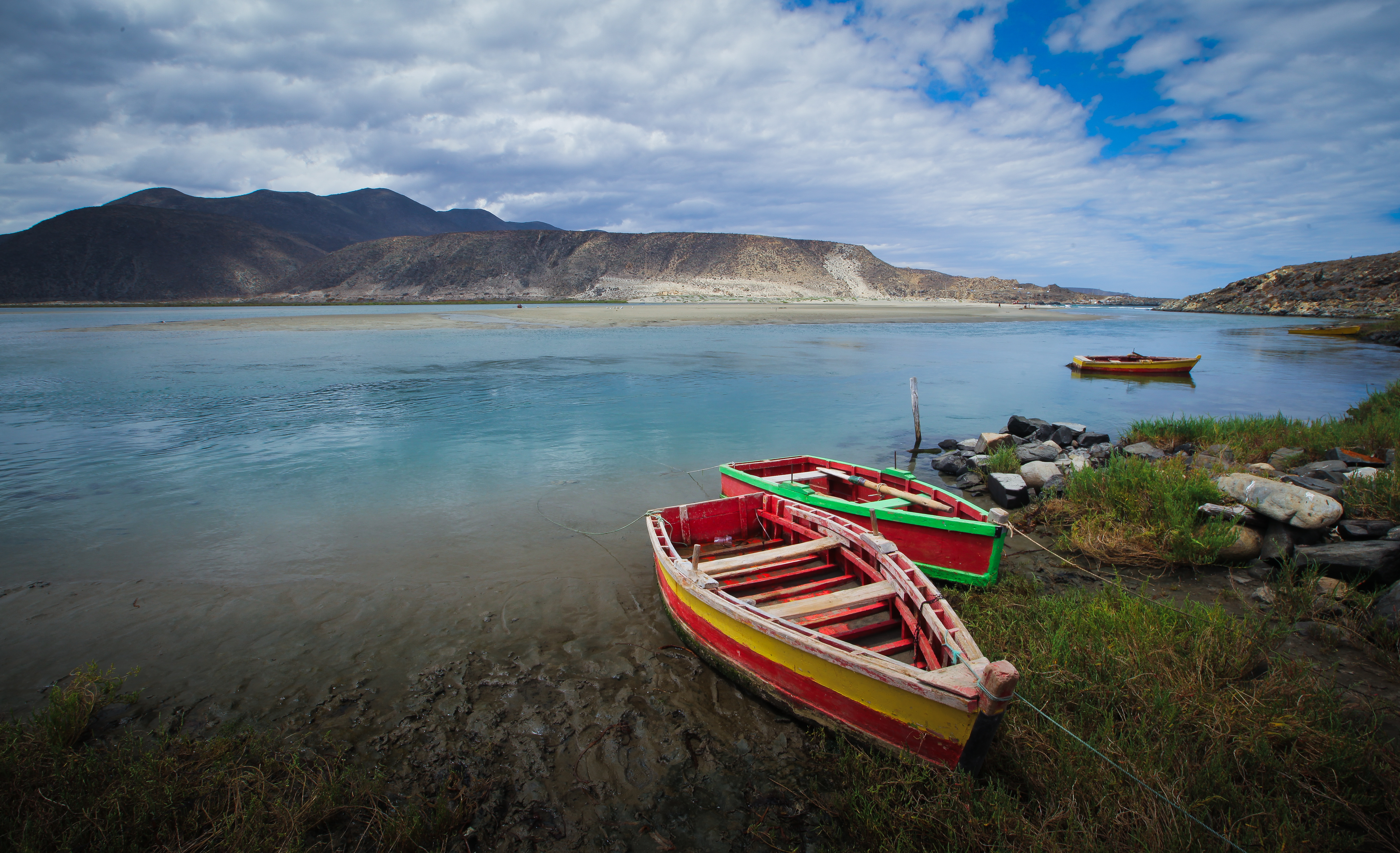 Sitio Ramsar Limarí: Desembocadura Rio Limarí, desde Salala hasta su desembocadura, Región de Coquimbo, Chile. Vista de la amplitud del humedal, sus usos tradicionales y el contraste con su entorno semidesertico